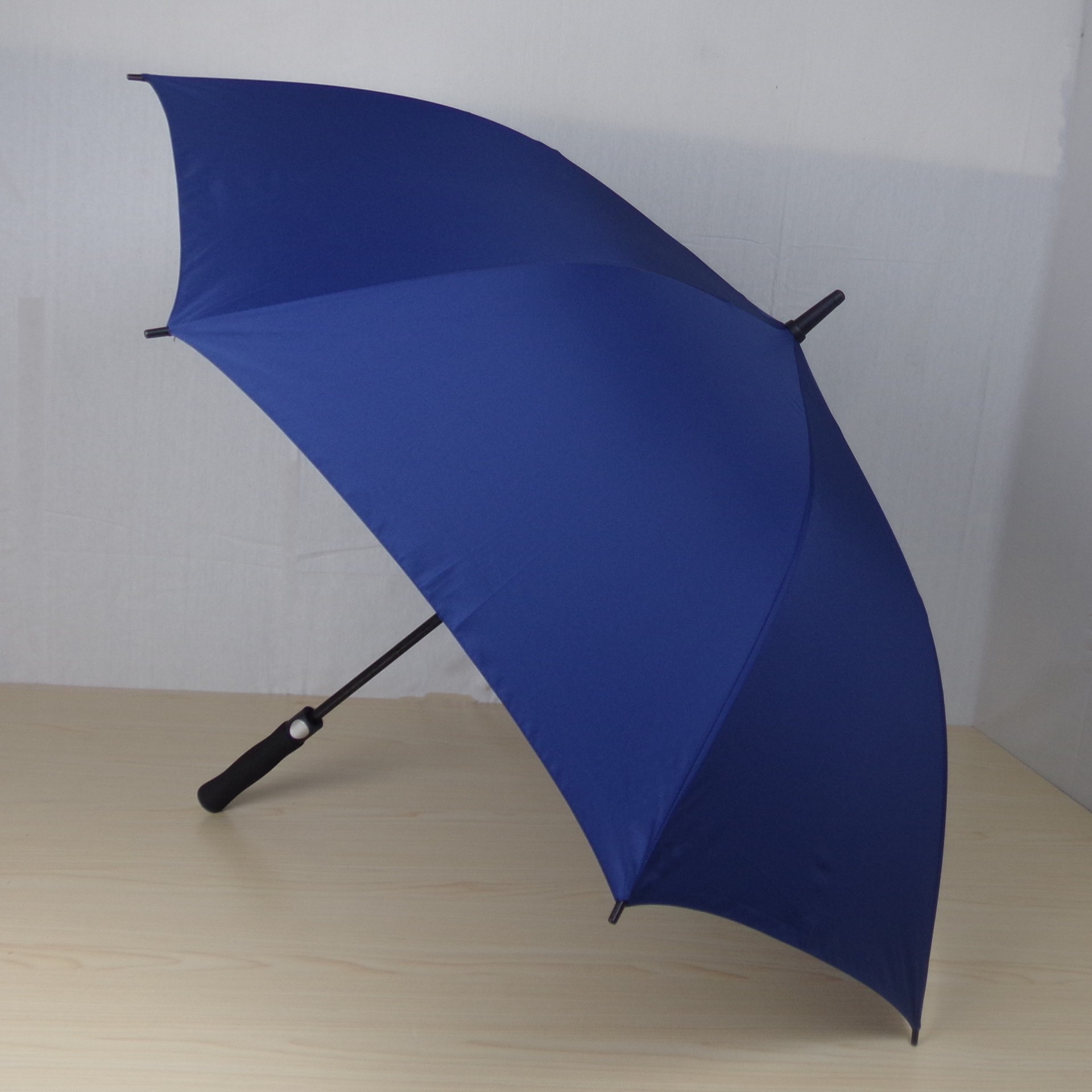 厂家直销定做eva直柄超大防风高尔夫雨伞 全纤维自动高尔夫广告伞