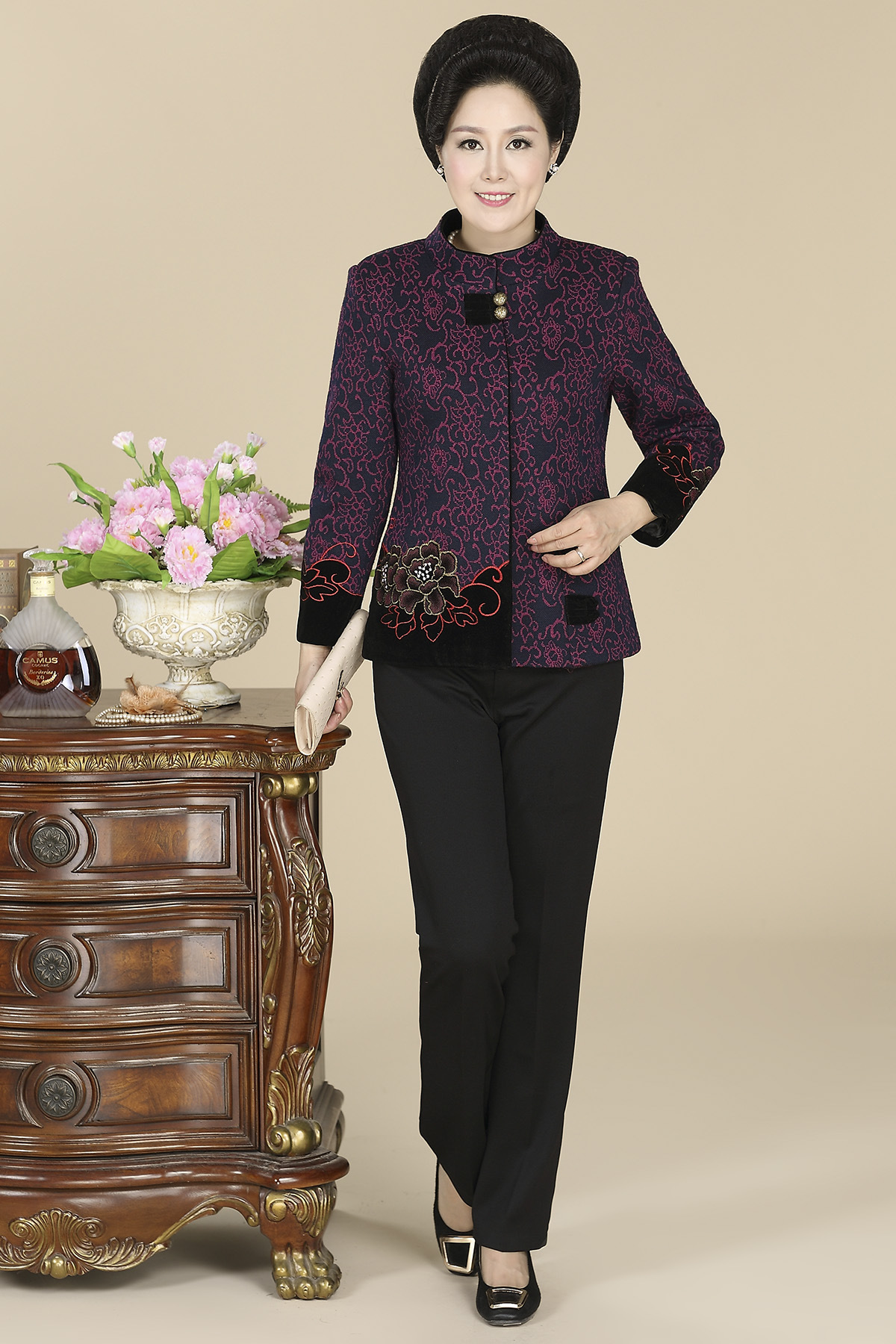 骏翔 新款中老年女装秋装绣花拼色妈妈装 9.24