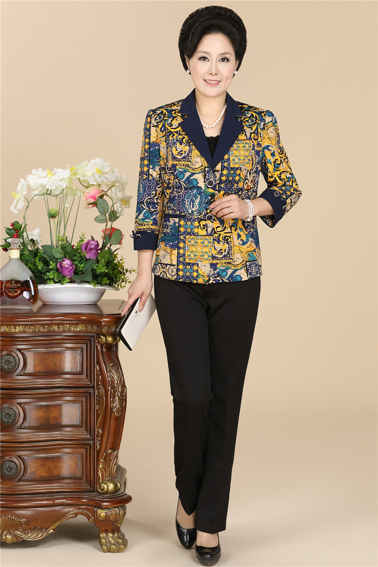 厂家直销秋冬新款中老年女装西装外套女式大码九分袖妈妈装外衣