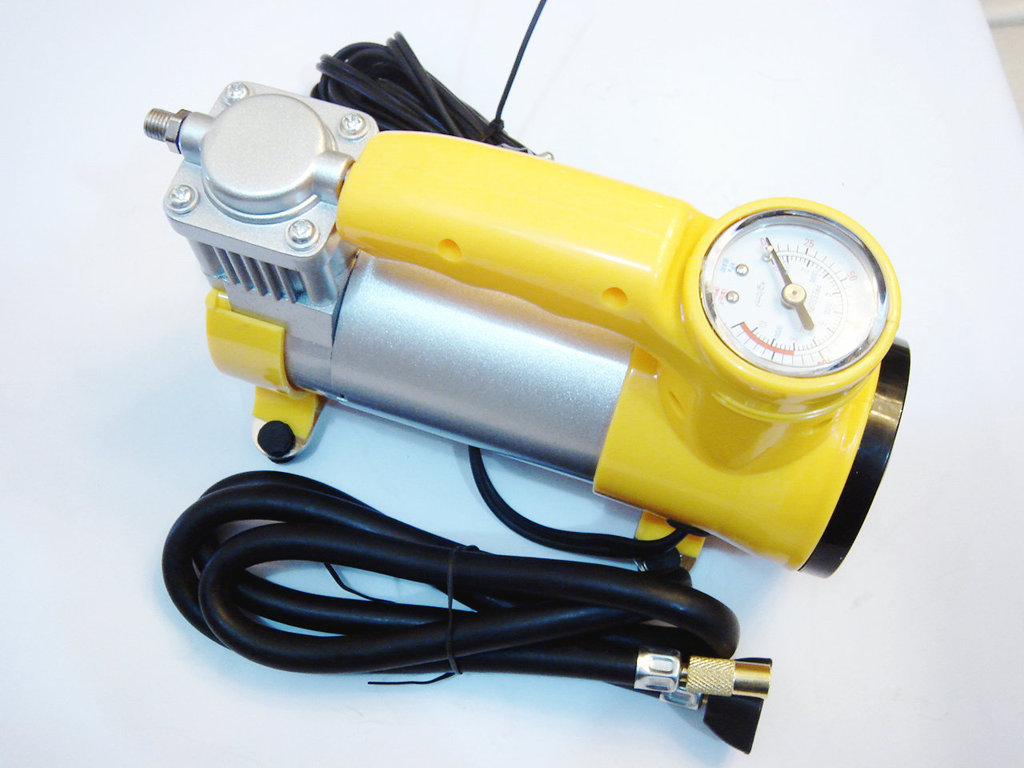 金属单缸充气泵 汽车充气泵 车载打气泵 打气机 汽车打气筒 黄色