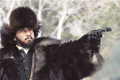 《智取威虎山》张涵予燃爆双面英雄