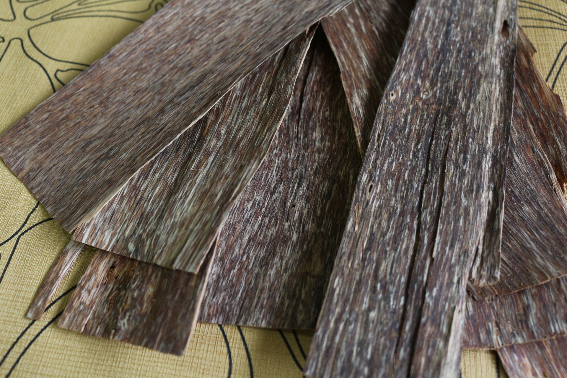 天然沉香皮多种档次烟丝可切烟签紫檀天然沉香原料批发