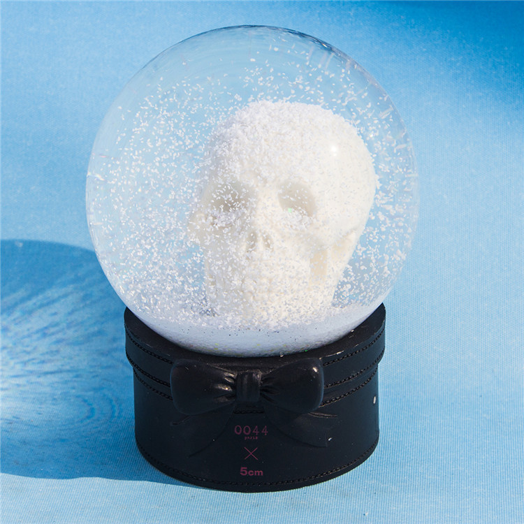 供应雪花骷髅头树脂雪球80球欢迎订做