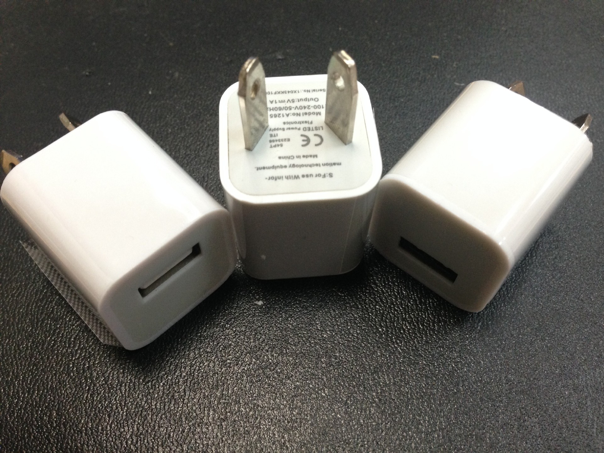 苹果5v1a充电器图片图片