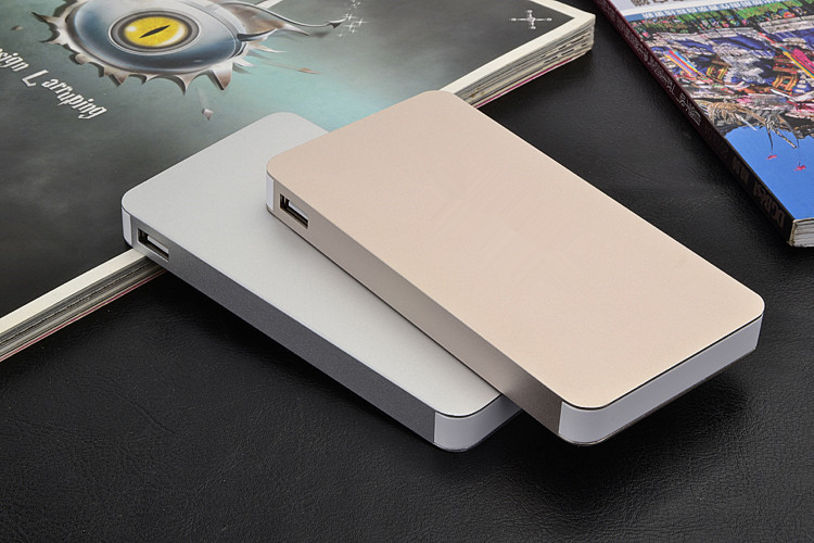 厂家直销 新款金刚侠 移动电源 智能手机通用充电宝 礼品定制logo