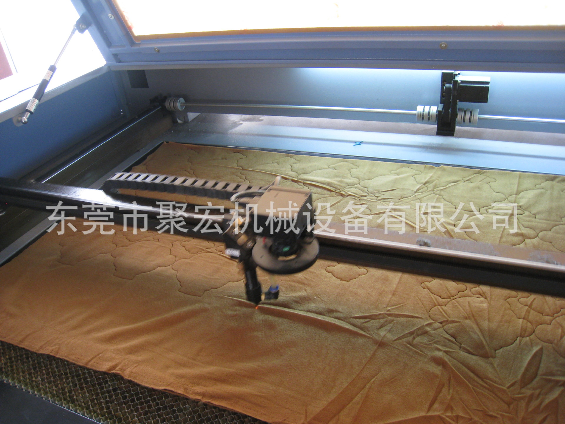 双头摄像头定位切割机  1610定位激光切割机