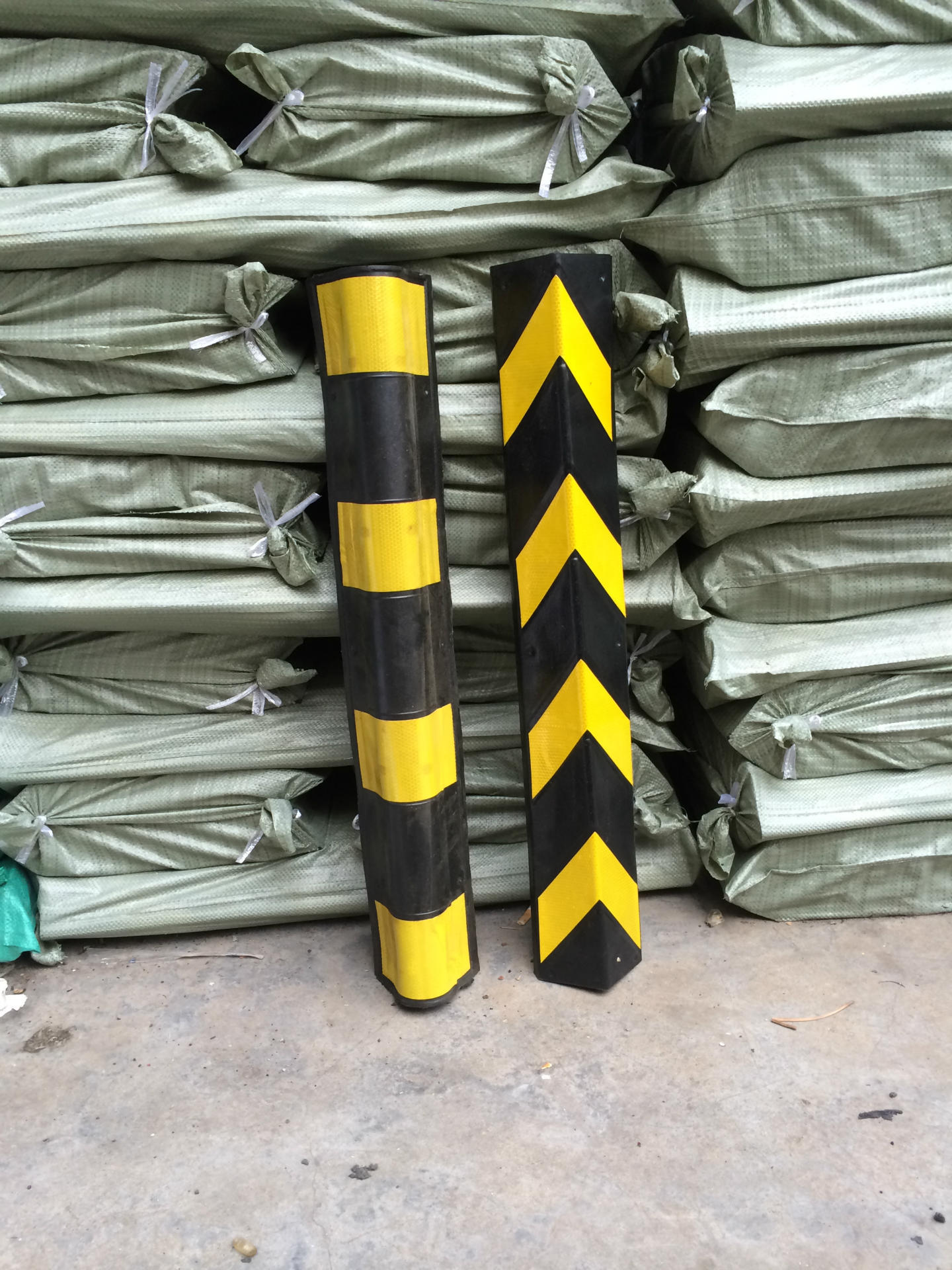 工厂直销橡胶护墙角 包墙角条 反光护角条