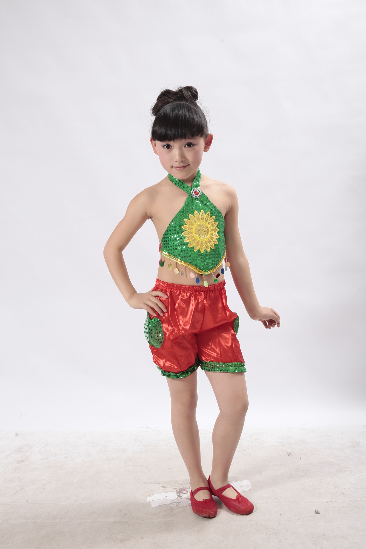 2014新款儿童肚兜演出服 女童民族肚兜舞蹈表演服 肚兜舞台舞蹈服