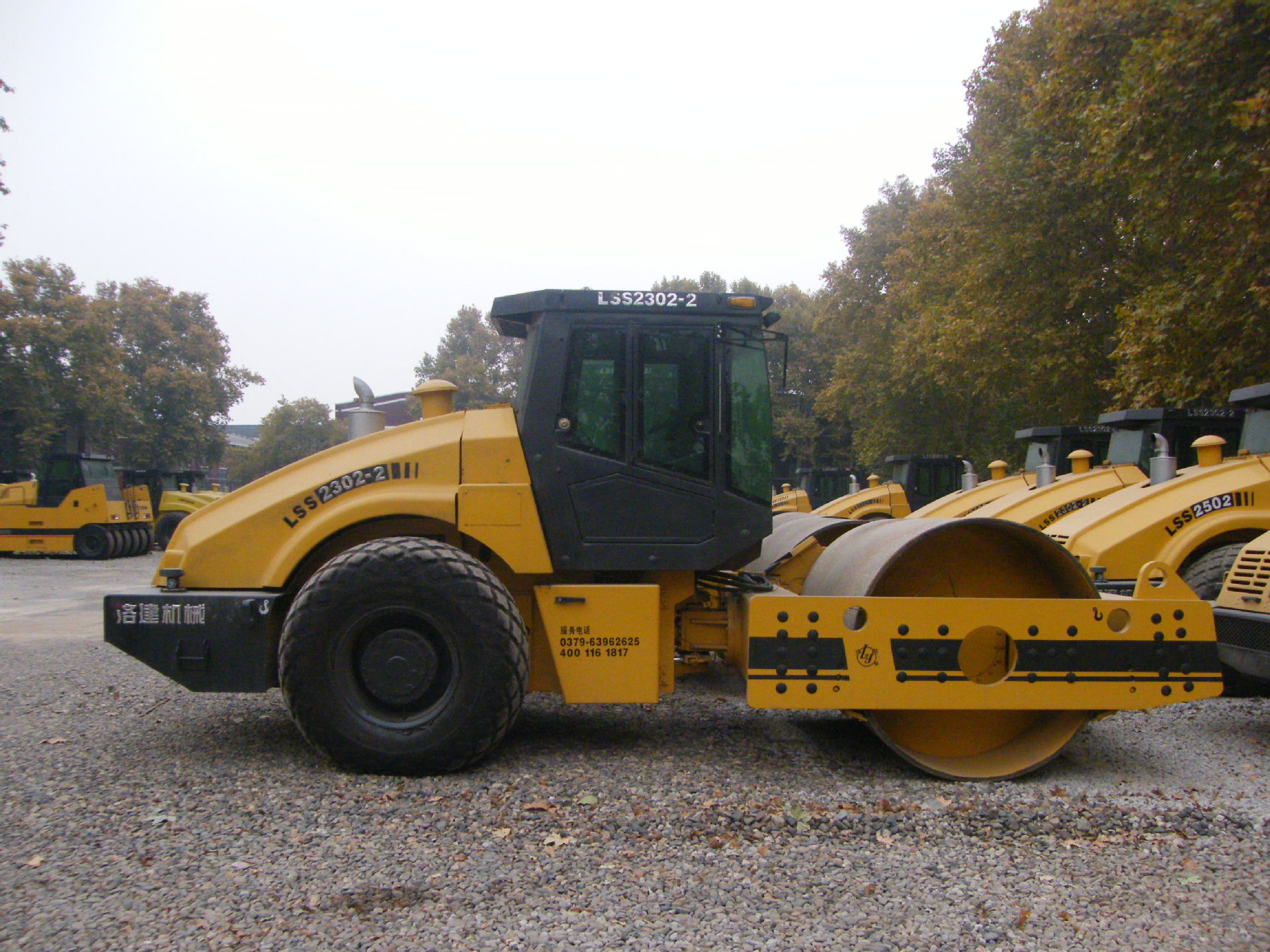 国机重工洛阳一拖洛建23吨重型机械式单钢轮振动压路机lss2302型