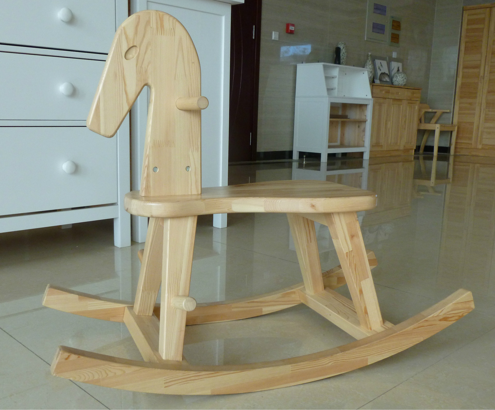 樟子松实木水性环保漆儿童木马