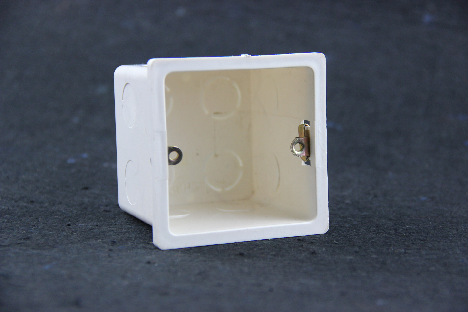 75mm塑料接线盒 86型通用开关线盒预埋暗盒布线底盒