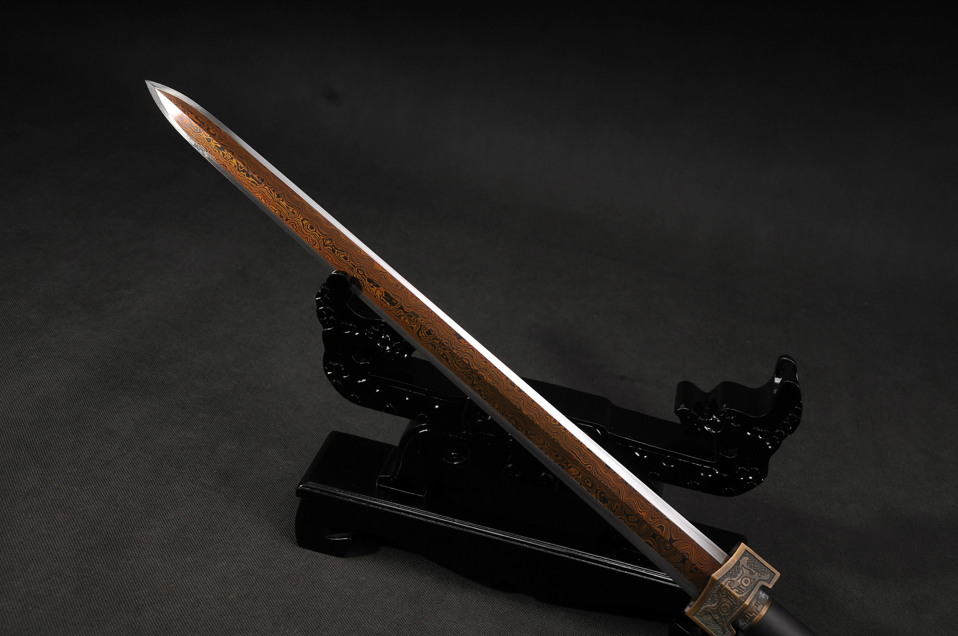 精品如意剑八面汉剑发红花纹钢长剑镇宅龙泉宝剑兵器刀剑仿古铜装