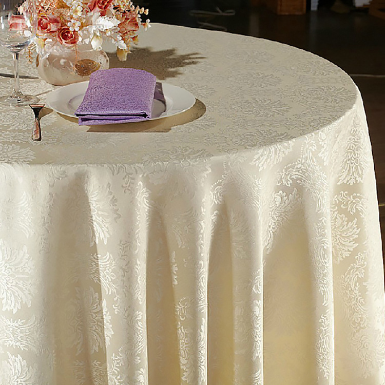 餐桌台布颜色搭配