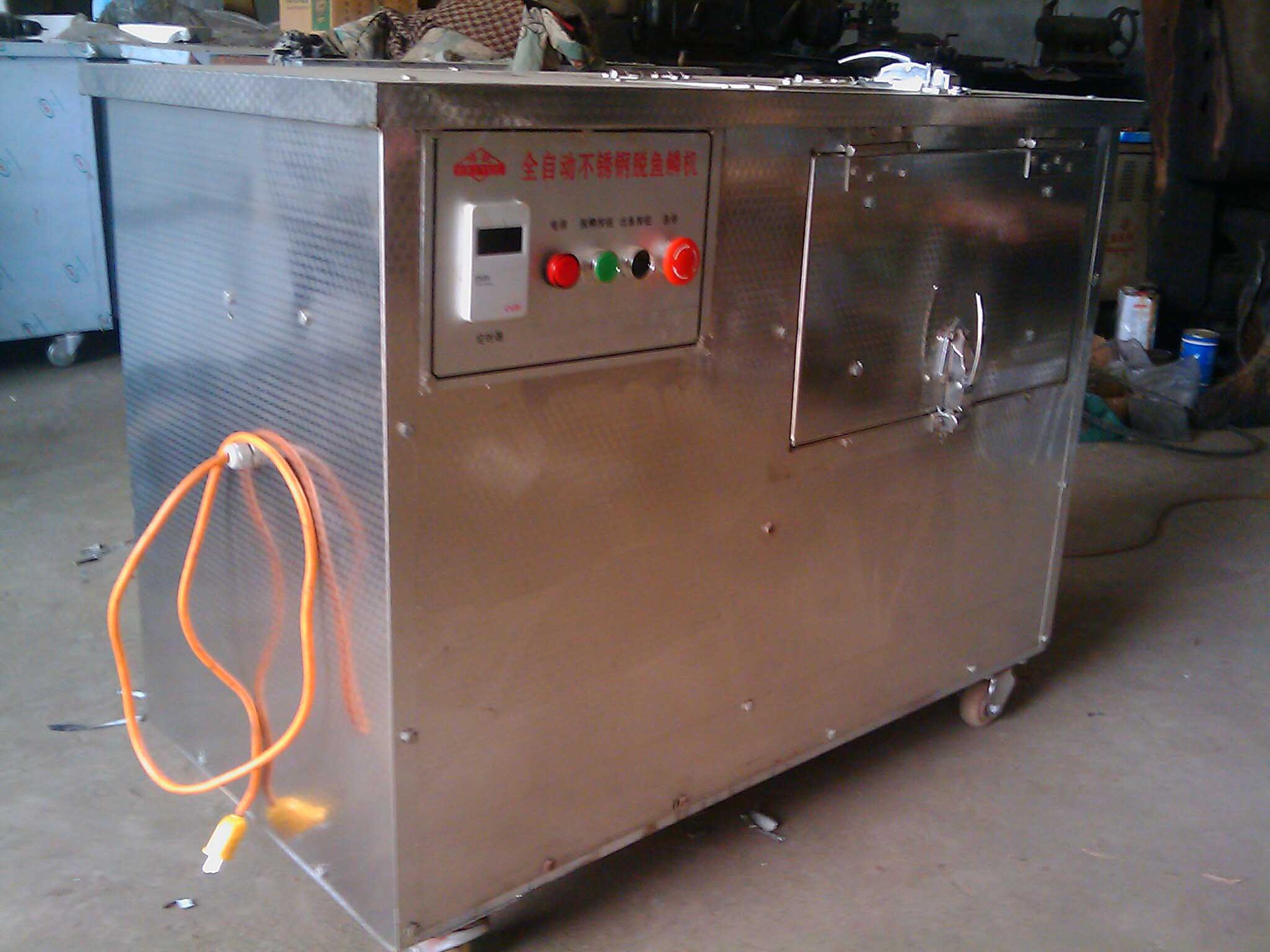 供应全自动去鱼鳞机|电动去鱼鳞机|大型刮鱼鳞机|打鱼鳞机生产厂