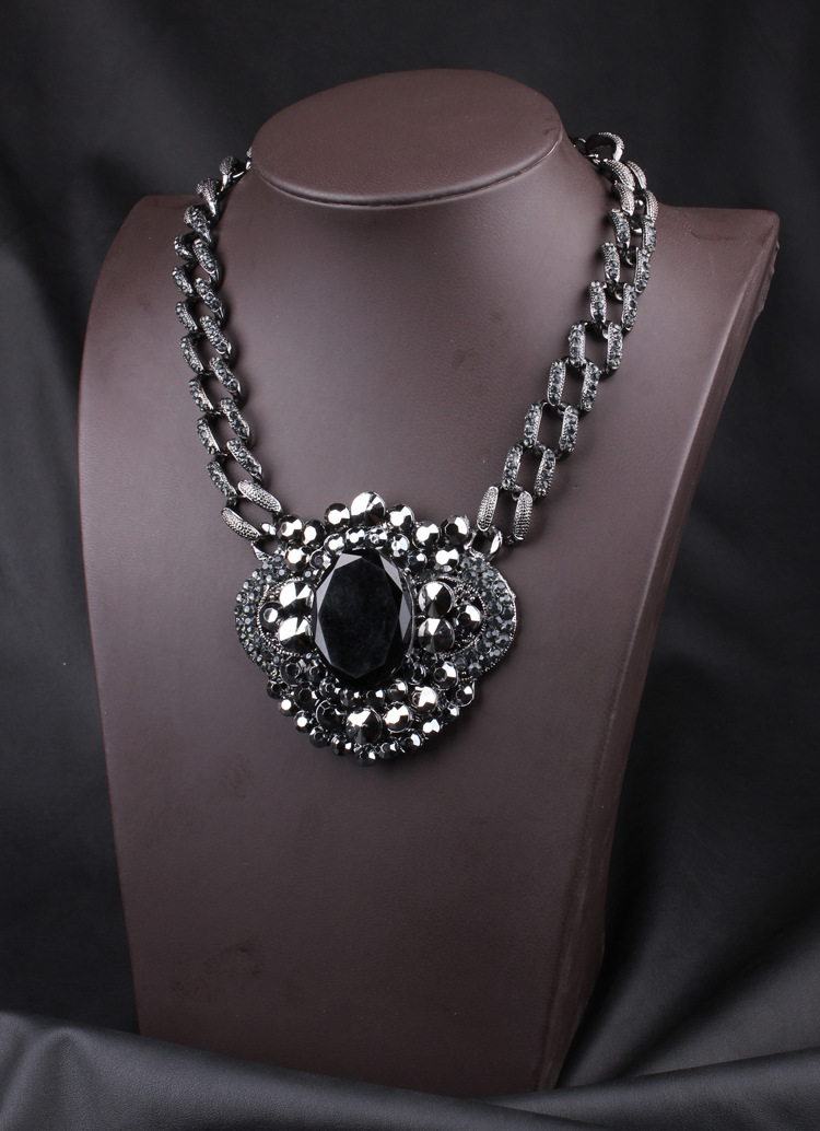 周长约41 5cm 吊坠尺寸约9*8cm 重量约127g 这类首饰不需要使用非常名