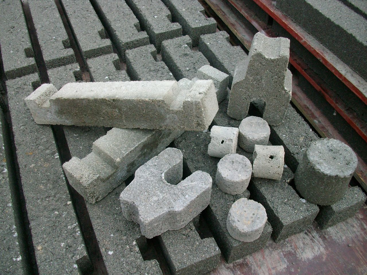 河南郑州供应小型垫块机设备 锦城牌 静压垫块机全自动垫块机高效制作