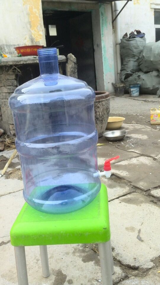 水龙头塑料桶pet水龙头塑料桶户外饮水桶泡酒桶老外水桶