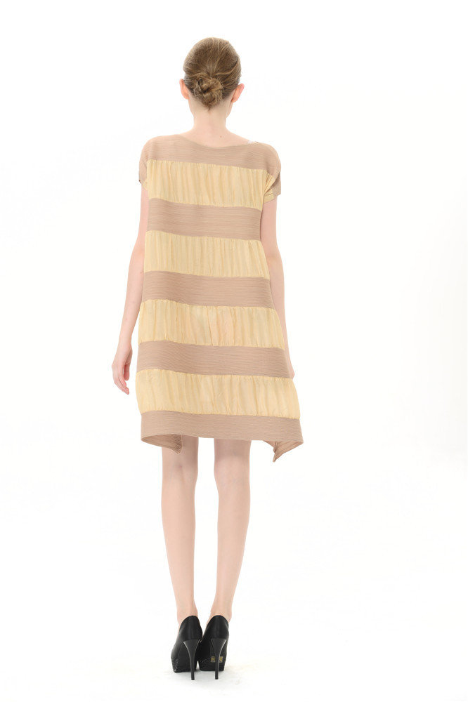 褶衣2014夏三宅新款原创宽松短袖一生皱褶大码a字连衣裙012