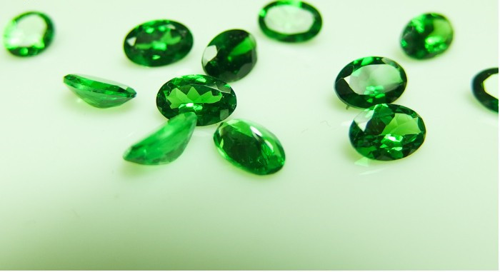 天然沙弗莱裸石深色绿石榴石 翠榴石 戒面旦形4*6mm 沙弗莱图片_11