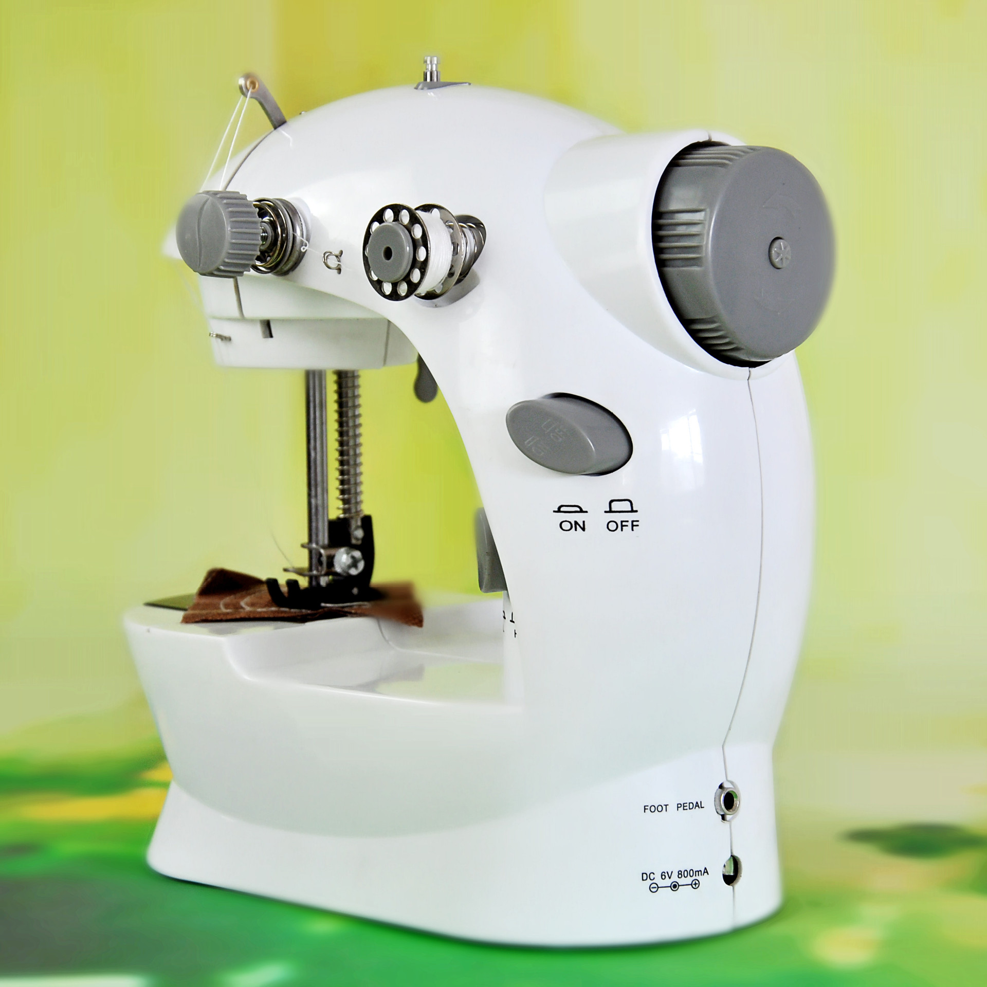 中秋备礼正品电动迷你缝纫机202双速双线家用缝纫机多功能裁缝机