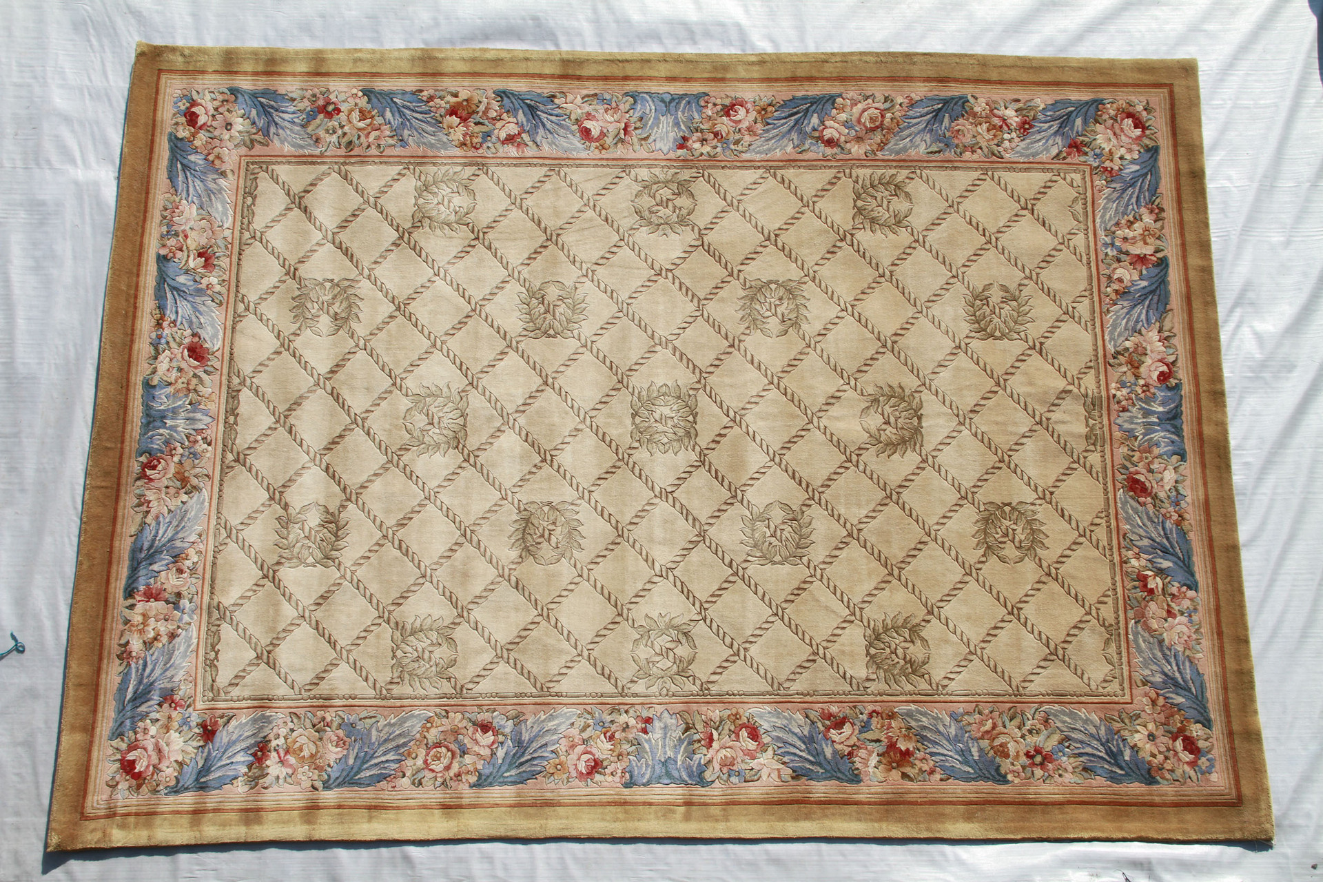 萨凡纳瑞90道手工栽绒皇宫地毯