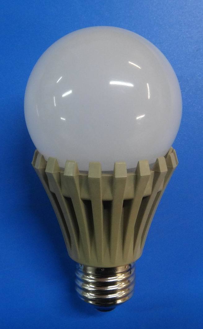 (厂家直销)led球泡灯/照明灯/节能灯/高压灯/pc防摔灯/ g60 全爪