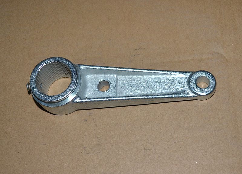 供应丰田皮卡扭杆前座总成4816735020