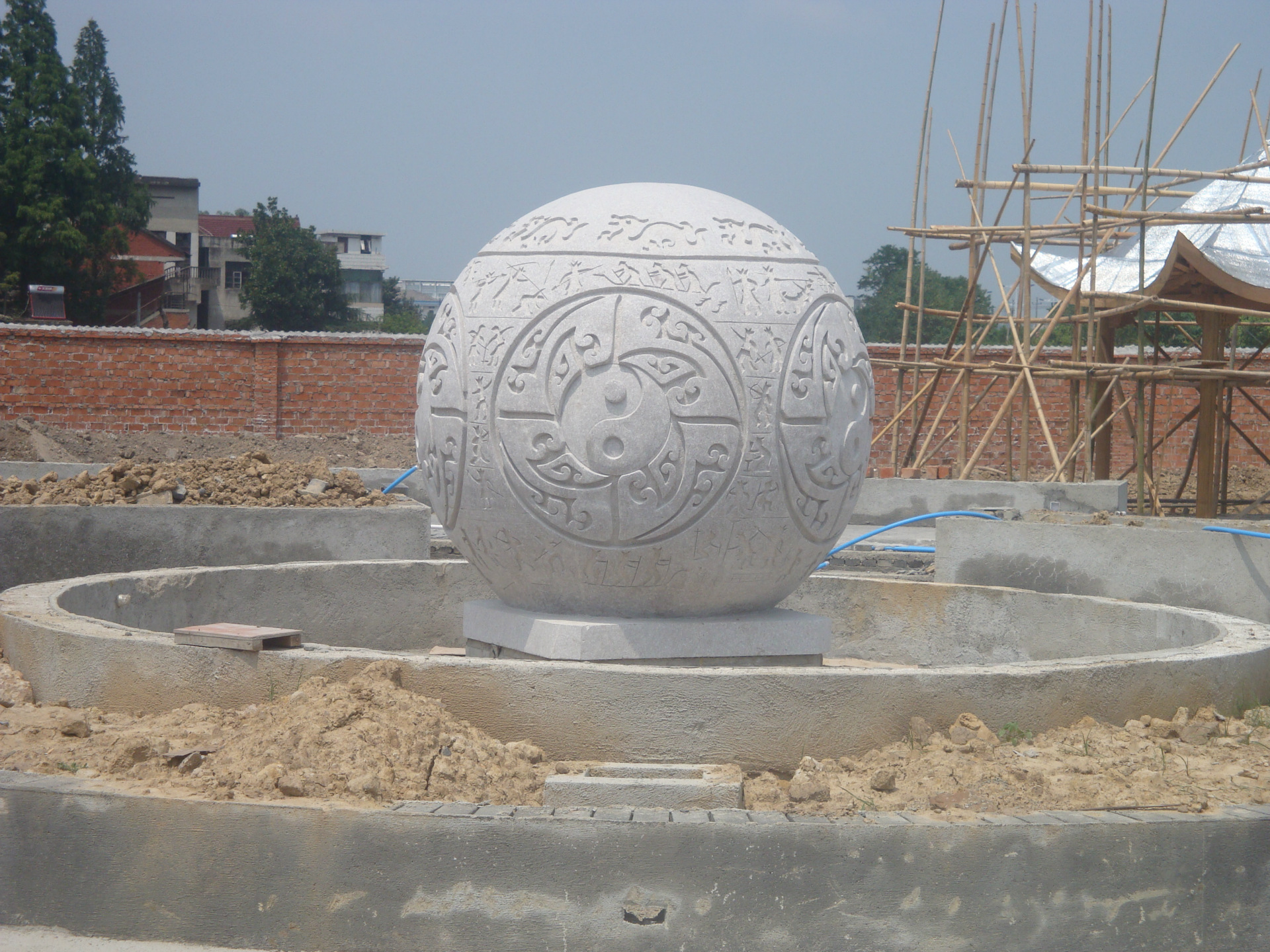 浙江温岭荣艺石雕厂专供特大型石雕八卦 风水球