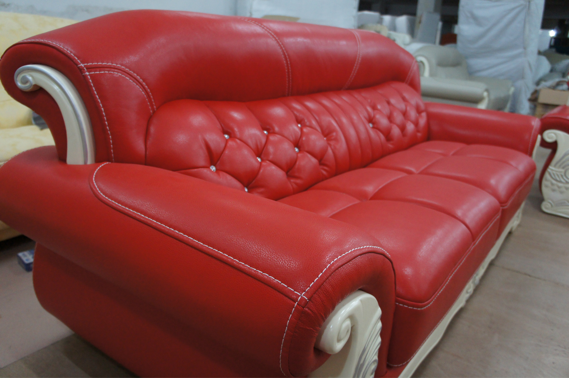 【帝梵世居】欧式风格经典时尚真皮沙发系列a836大红色阿里好资源