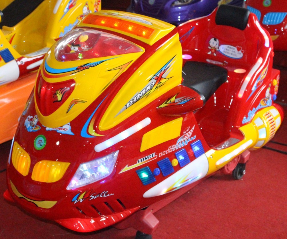 新款摩托飞艇摇摆机投币 彩灯投币摇摆机摩托飞艇投币摇摇车厂家