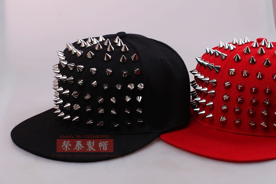 韩版粉色柳钉嘻哈棒球帽 可调节平沿柳钉帽 嘻哈街舞帽子厂家定制