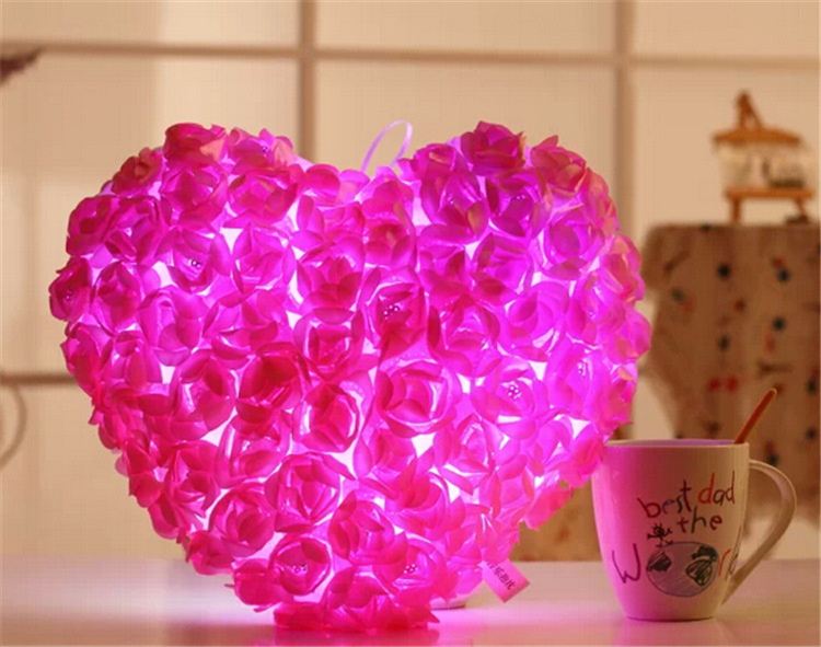 爱心玫瑰发光抱枕创意闪光鲜花靠枕毛绒玩具玩偶情人节结婚礼物女