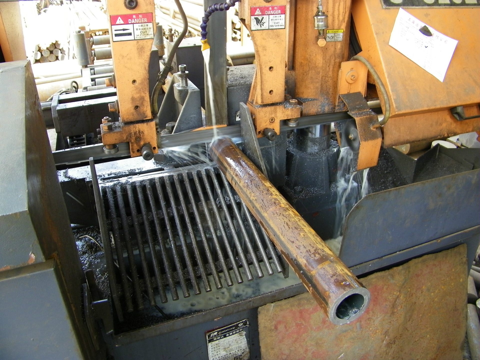 专业带锯切割各种规格,各种材质无缝管,上海批发无缝管