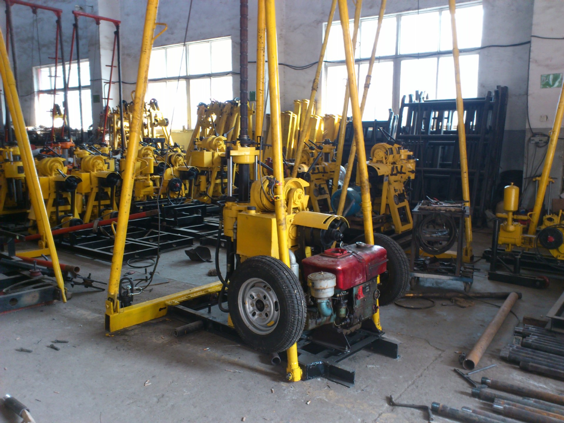 定制轮式钻机,深井钻探设备,钻机价格便宜,厂家直销