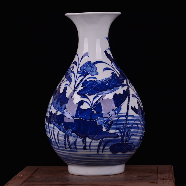 景德镇陶瓷器 高档手绘浮雕青花瓷花瓶 客厅家居装饰工艺品摆件
