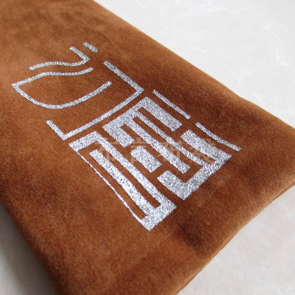 定制8*25cm手机自拍杆棕色绒布单面单色印银束口袋,自拍神器布袋