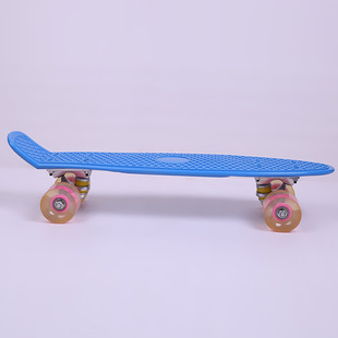 厂家直销 小鱼板滑板 pu轮子平板 滑板车批发 量大从优