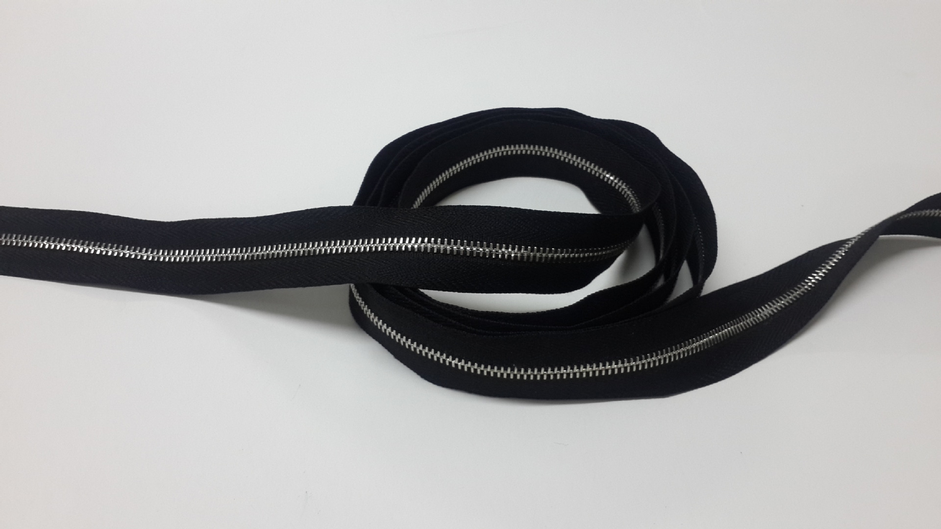 促销金属2号欧牙白金码装金属拉链 服饰服装箱包鞋靴用的码装拉链