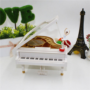 秒杀小号礼品钢琴音乐盒八音盒旋转芭蕾女孩跳舞生日礼物批发