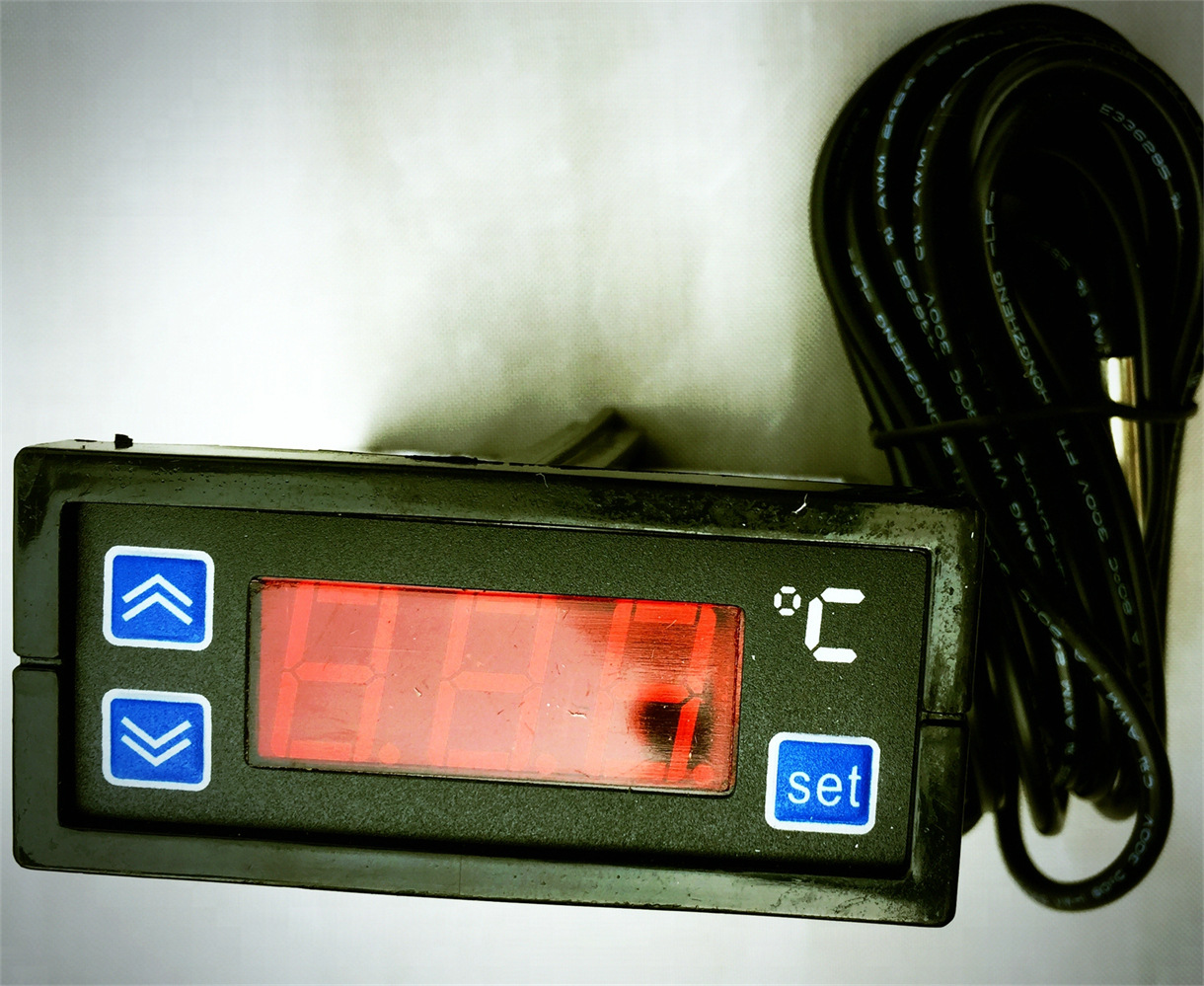 厂家直销柳市温度调节仪,可以开17%增值票