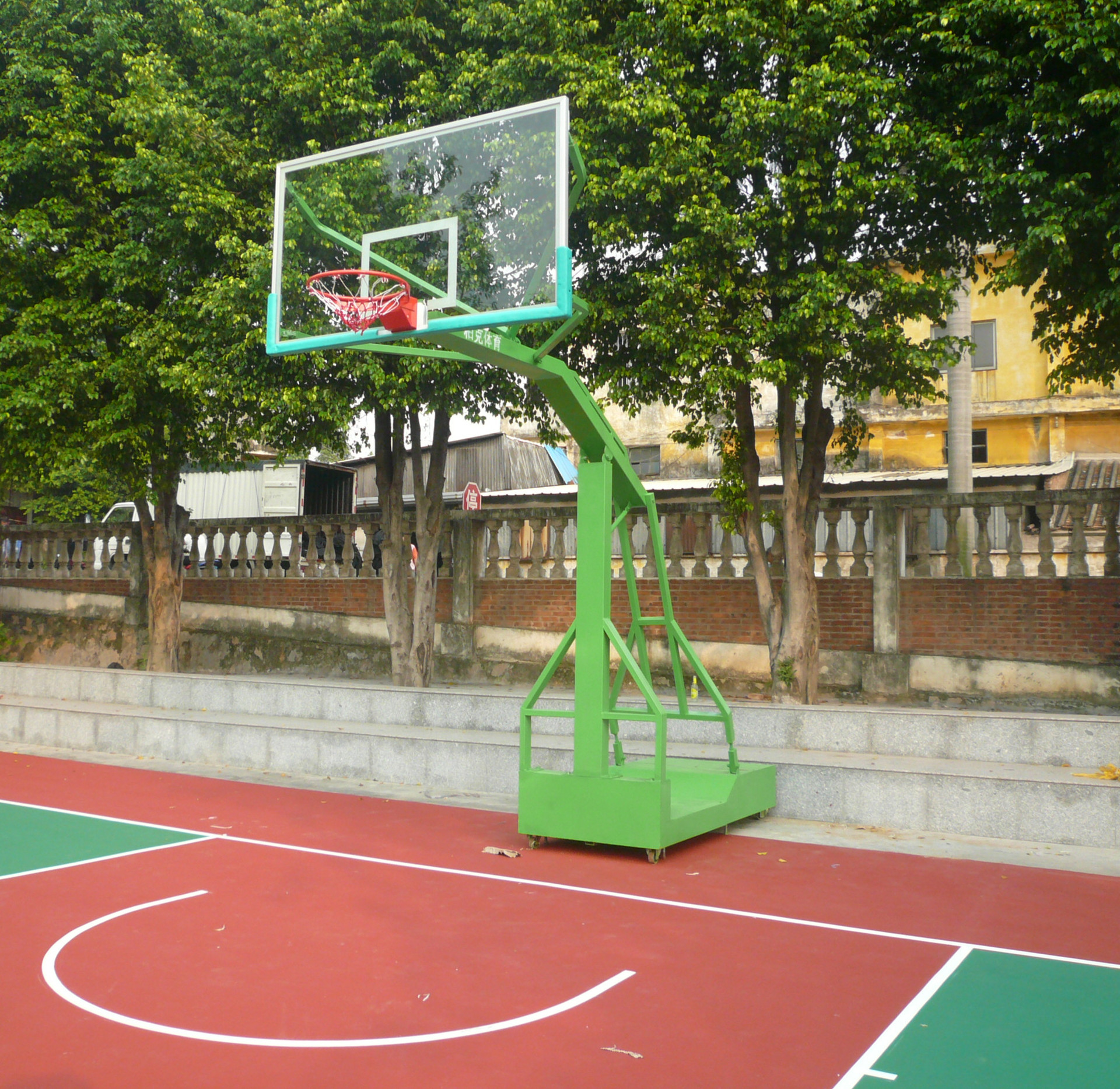 淘宝城购物中心篮球架图片
