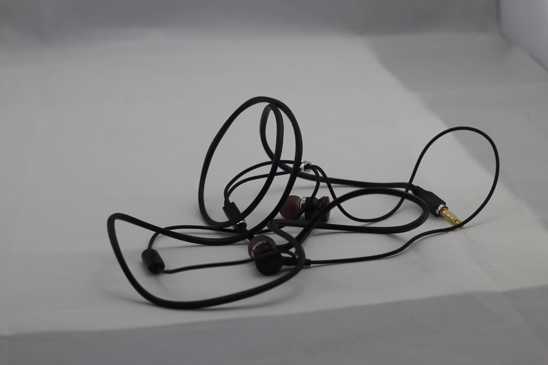 兰士顿 a10入耳式耳机 手机线控耳机通用 金属耳机重低音降噪耳机