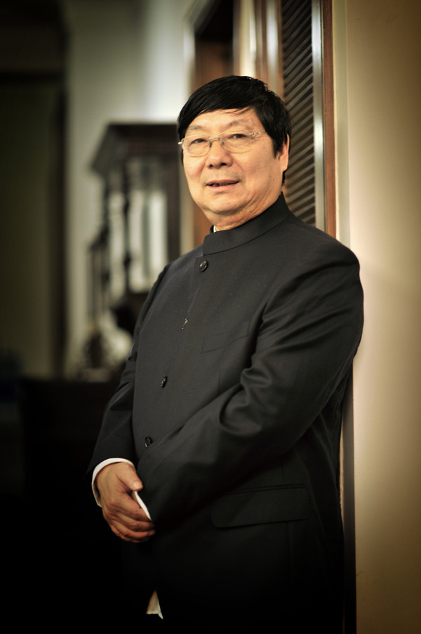 2015年6月3日为上海海派玉雕文化协会拍摄孙敏会长肖像照