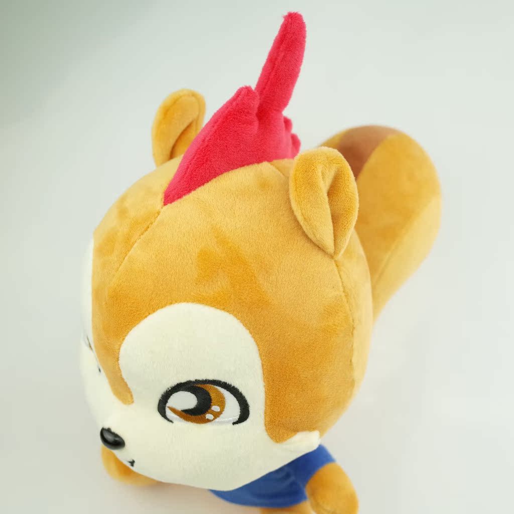 专业定做新款uc浏览器吉祥物小松鼠毛绒玩具,创意穿衣动物公仔