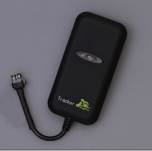 新款摩托车定位器电瓶车gps追踪定位器车载gps定位仪gt02