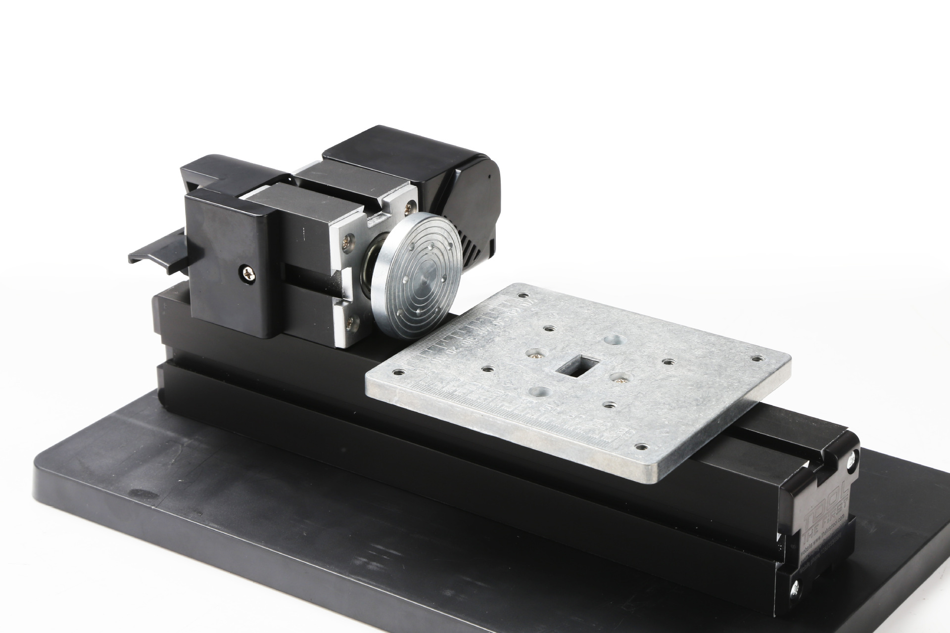 金属磨床:z20006m 磨床特点: 机器主要部件:如主轴箱,尾座,基座,磨台