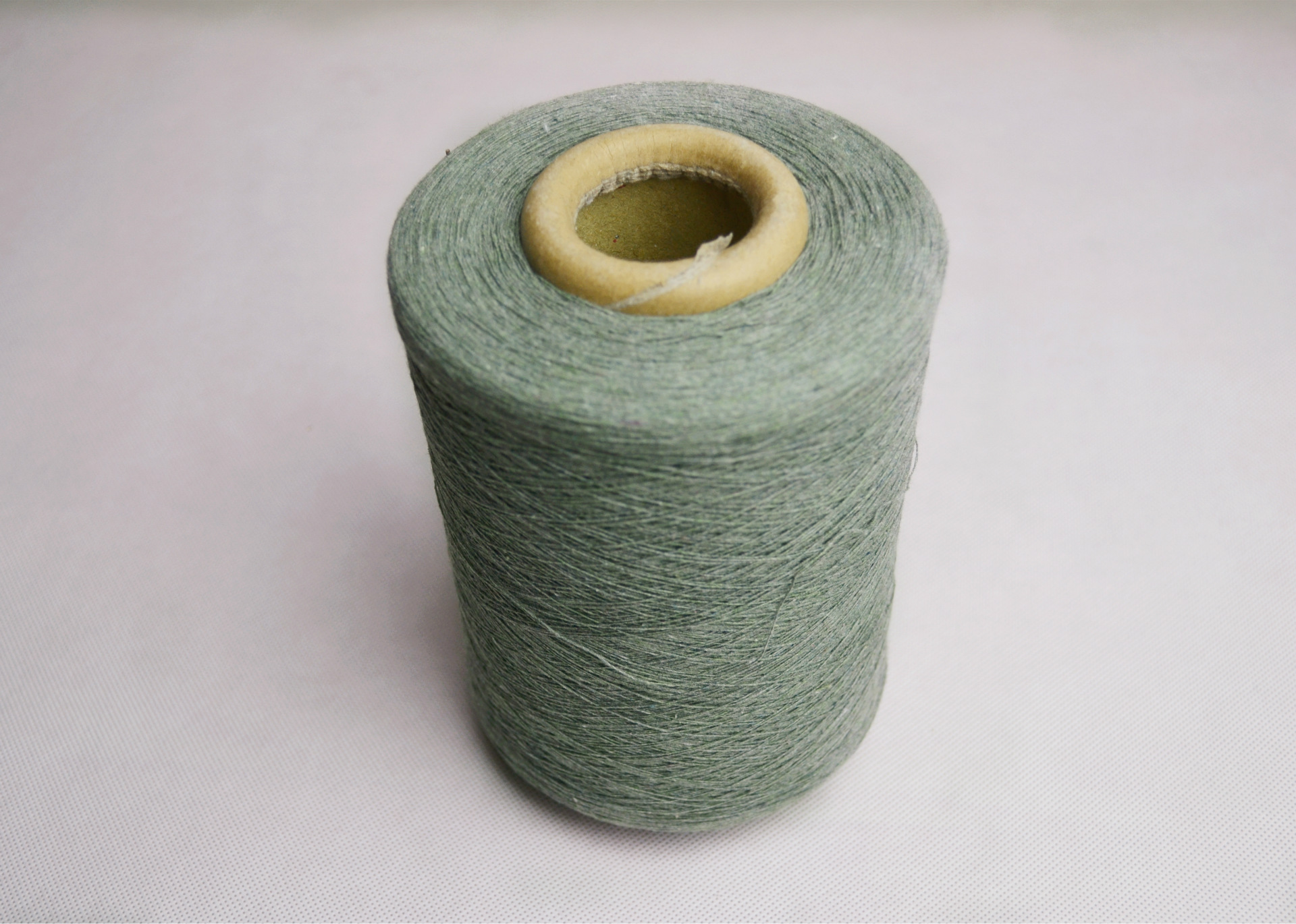 京头棉纱厂 生产定制9-10支军绿色棉纱再生棉纱 织布纱线拖把棉纱