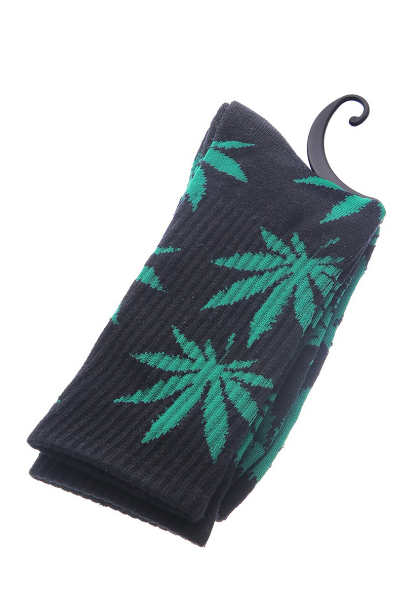 外贸爆款 黑色底绿色枫叶时尚运动袜 休闲运动袜 精美礼品袜批发