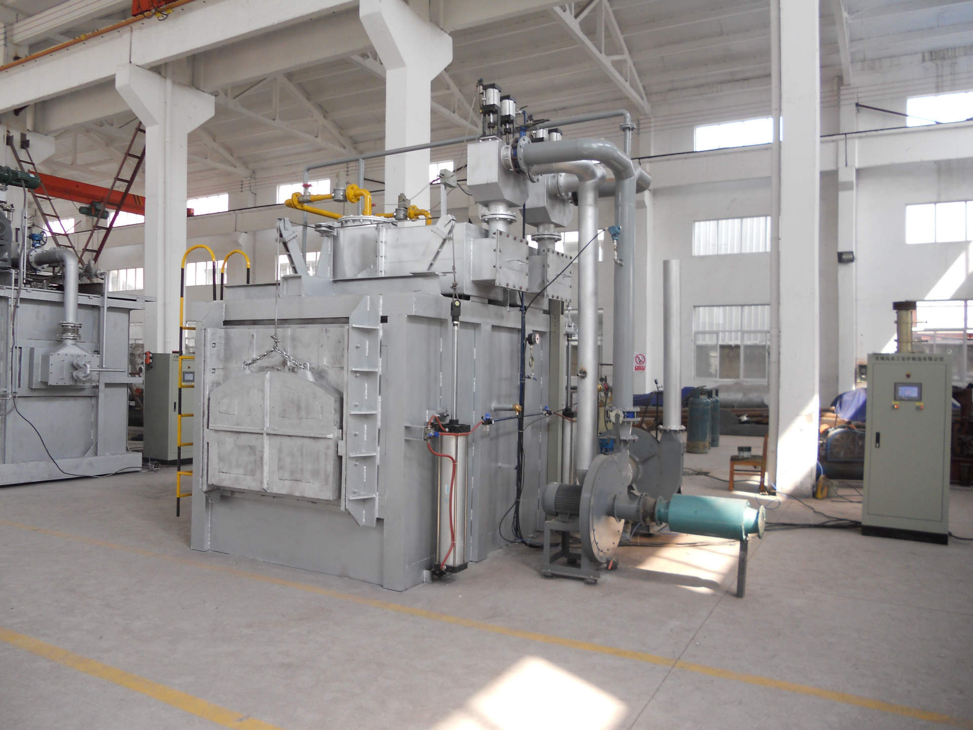 节能减排 低碳环保 燃气 脉冲蓄热式贯通式锻造炉 能耗低