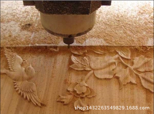 直销数控木工雕刻机1325 木工广告浮雕雕花刻字 工艺品雕刻